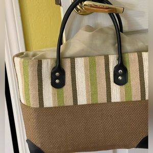 Woven summer bucket bag